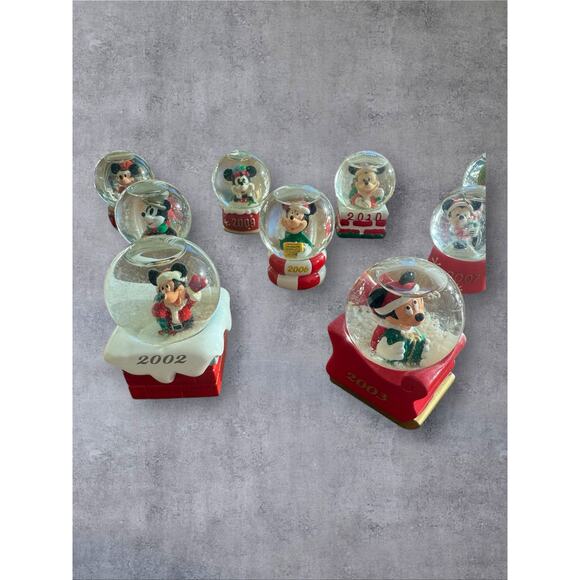Disney JC Penney Christmas Mini Snow Globes Mickey Mouse Set of 10 2.5 in x 2 in - Picture 5 of 9